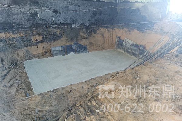 內蒙古鄂爾多斯煤泥烘干機基礎建設現場